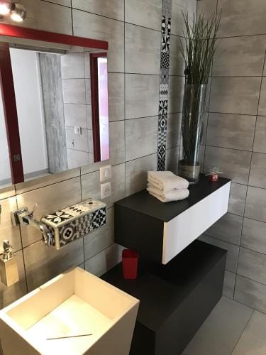 Au Hangar Hotel in Auvergne-Rhône-Alpes