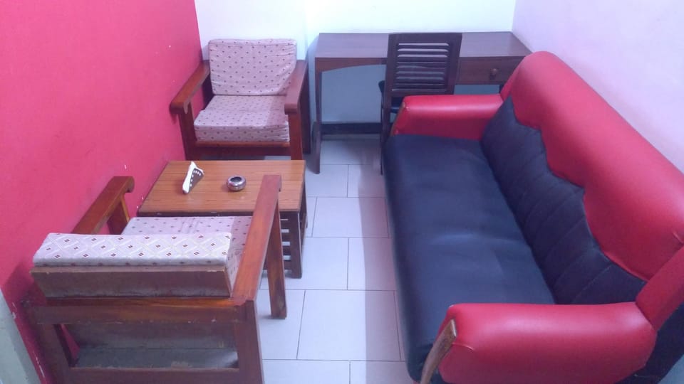 iROOMZ Sapthagiri BAlla Hotel in Andhra Pradesh
