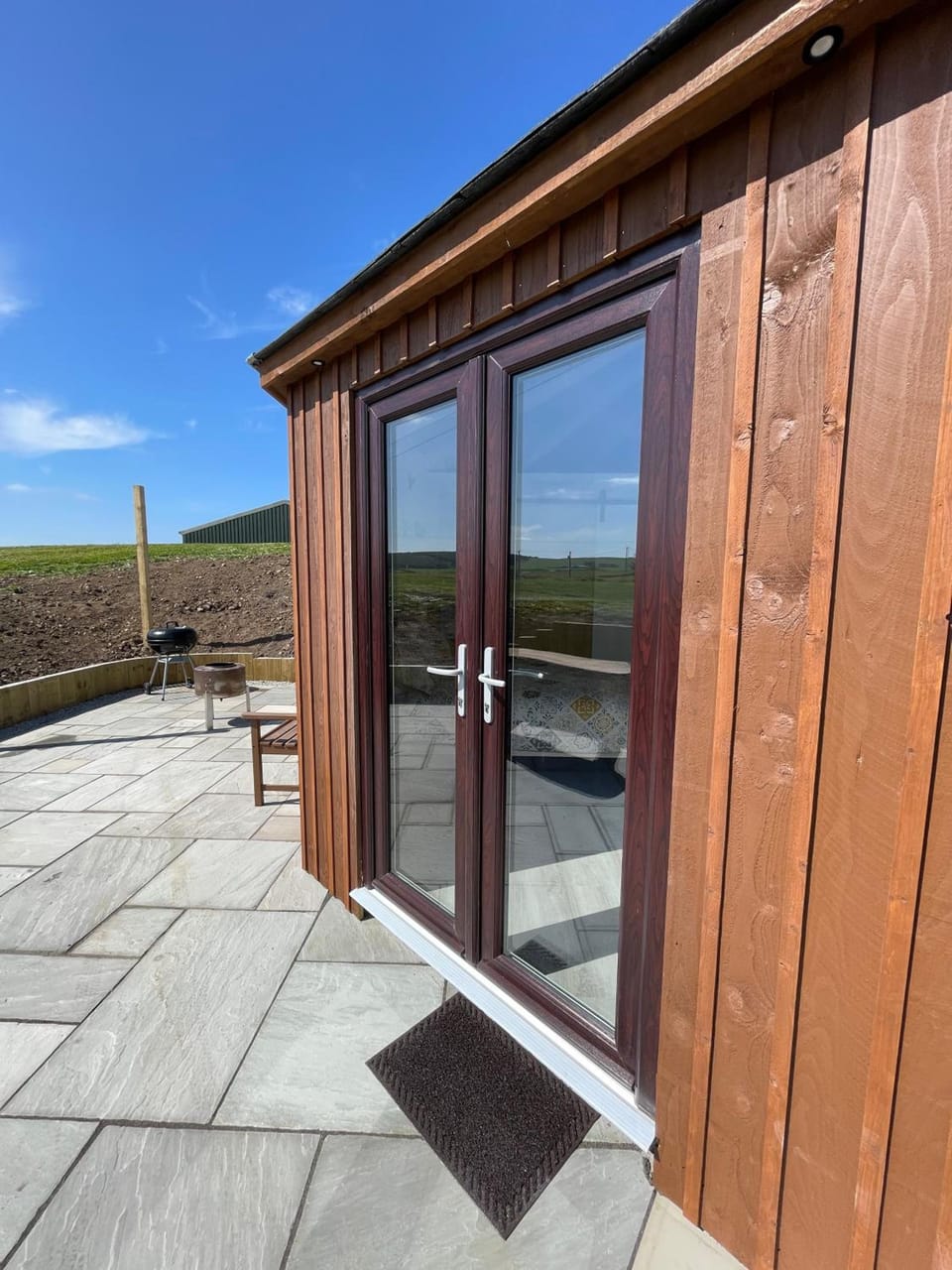 AC/DC Glamping Lodge in Scotland