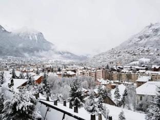 Apartment with view of the Prorel Hotel in Briançon