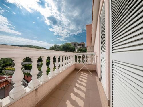 Guest House Villa Anggela - Two Bedroom Apartment with Balcony and Sea View Hotel in Supetarska Draga