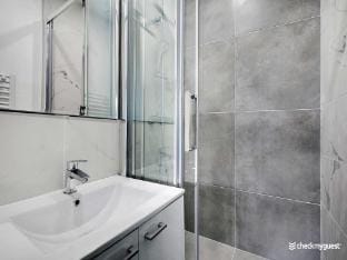 Cosy apartment - 1BR4P - Levallois-Perret Hotel in Levallois-Perret