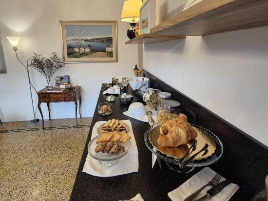 Residenza Laurum Hotel in Mandello del Lario