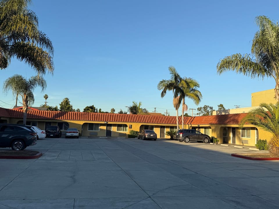 Rocky Inn Motel Long Beach, CA Hotel in Signal Hill
