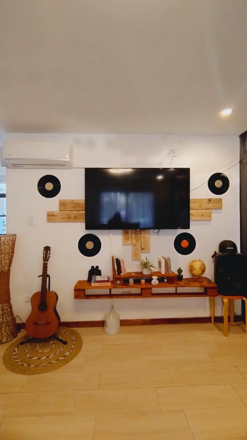 Shared lounge/TV area