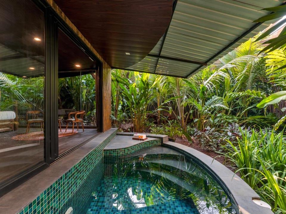 Private pool