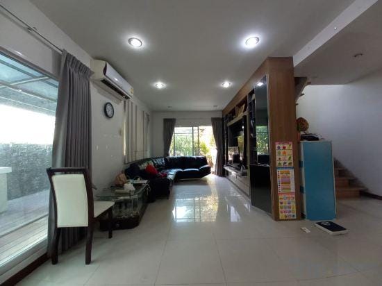 Spacious Entire House with shared Fitness Room and Shared Indoor Pool in club Hotel in Laos