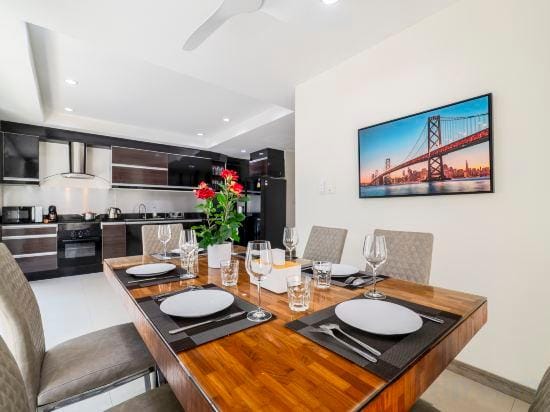 Pattaya Private 4-Bedrooms, 5-Bathrooms Pool Villa Hotel in Pattaya City