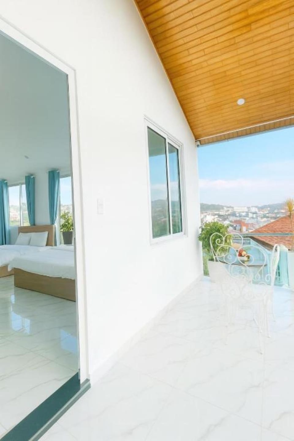 Sunrise Guest House Hotel in Dalat