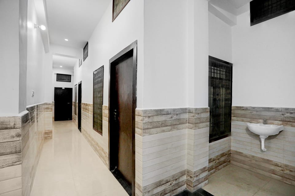 SPOT ON by OYO Hardik Palace Hotel in Uttar Pradesh