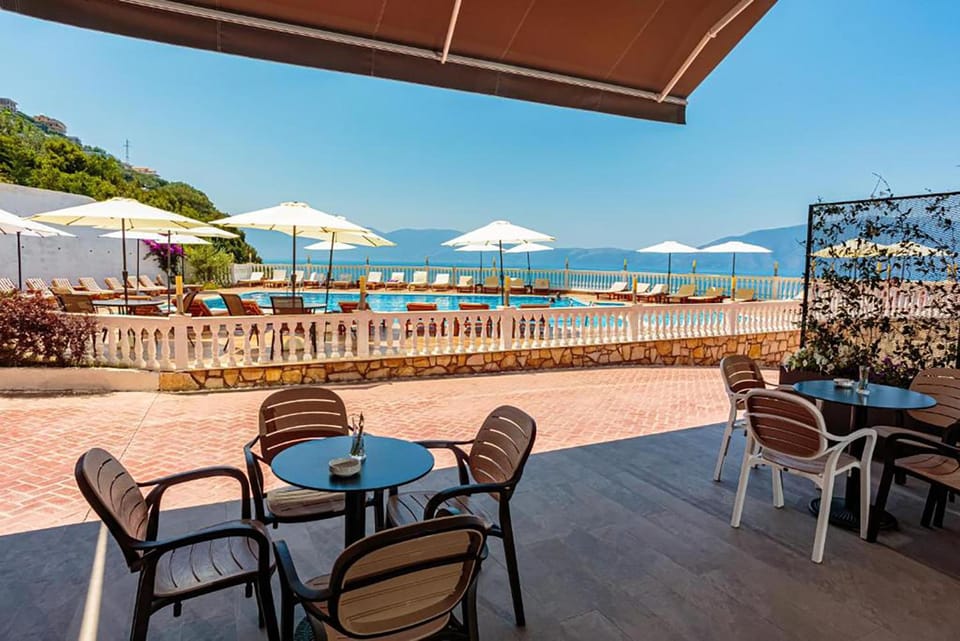 Toto Hotel & Apartments Hotel in Vlorë