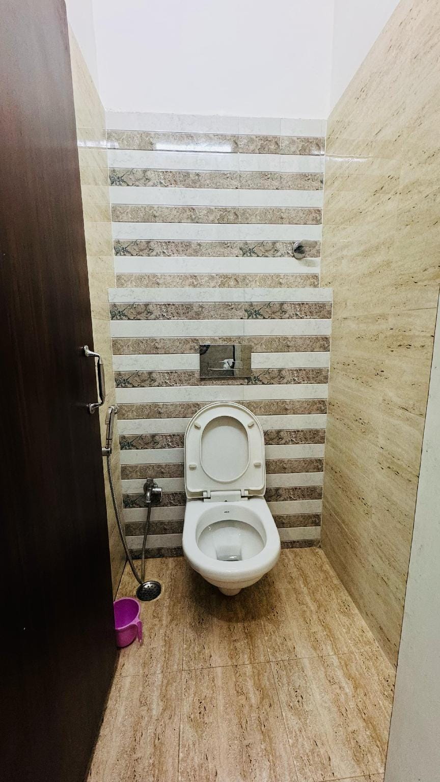 Deena Residency Hotel in Varanasi