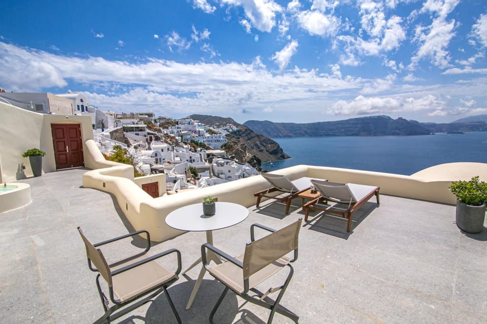 Aloia Villas Hotel in Oia