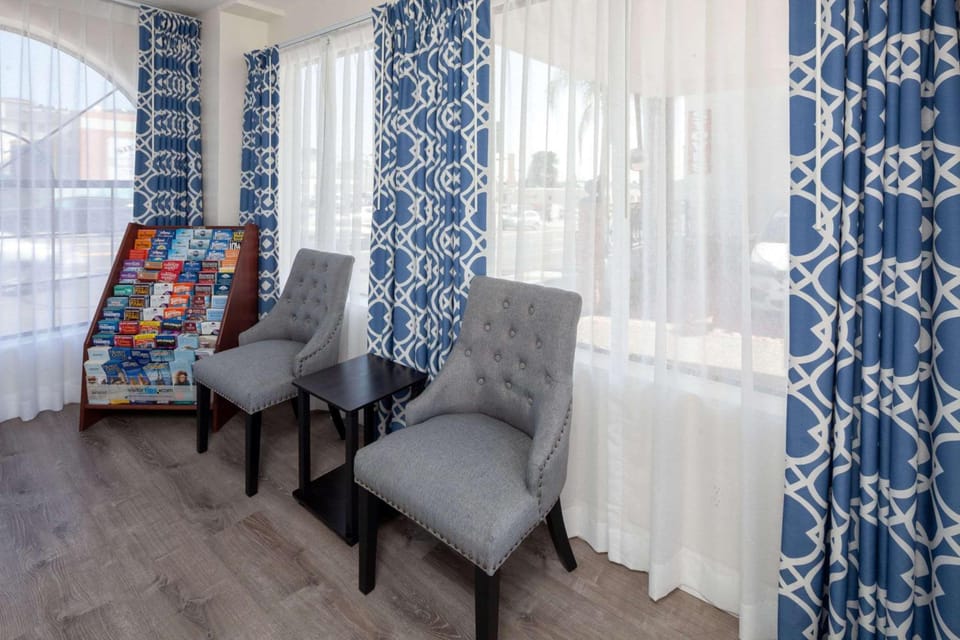 Travelodge by Wyndham Harbor City Hotel in Harbor City