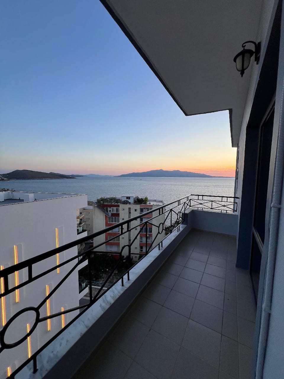 Blue Waves Hotel in Sarandë