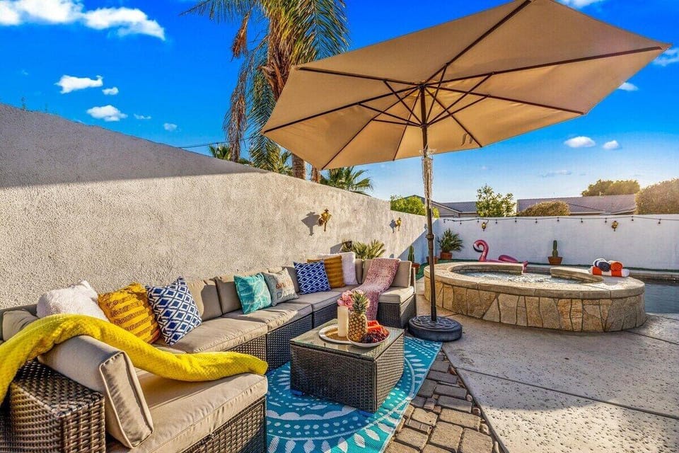 Relaxing 5BR Retreat with Pool Game Room Hotel in Bermuda Dunes