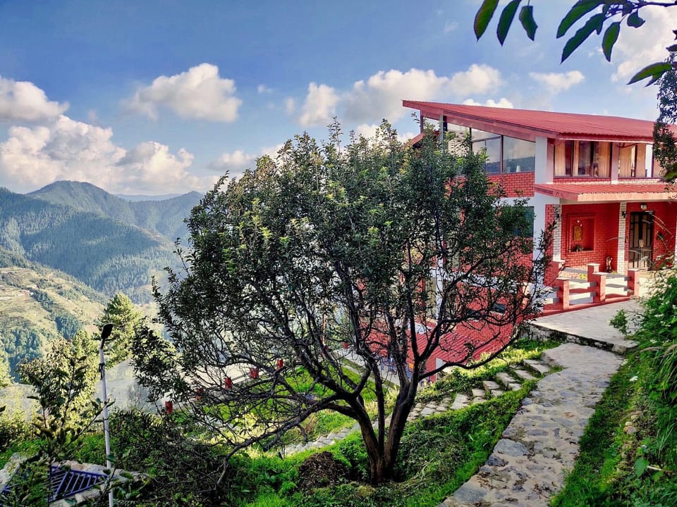 The Shilaroo Project Hotel in Himachal Pradesh
