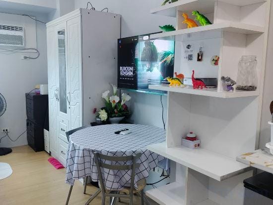 Luxurious City Lights View Condo for Rent in Quezon City Hotel in Quezon City