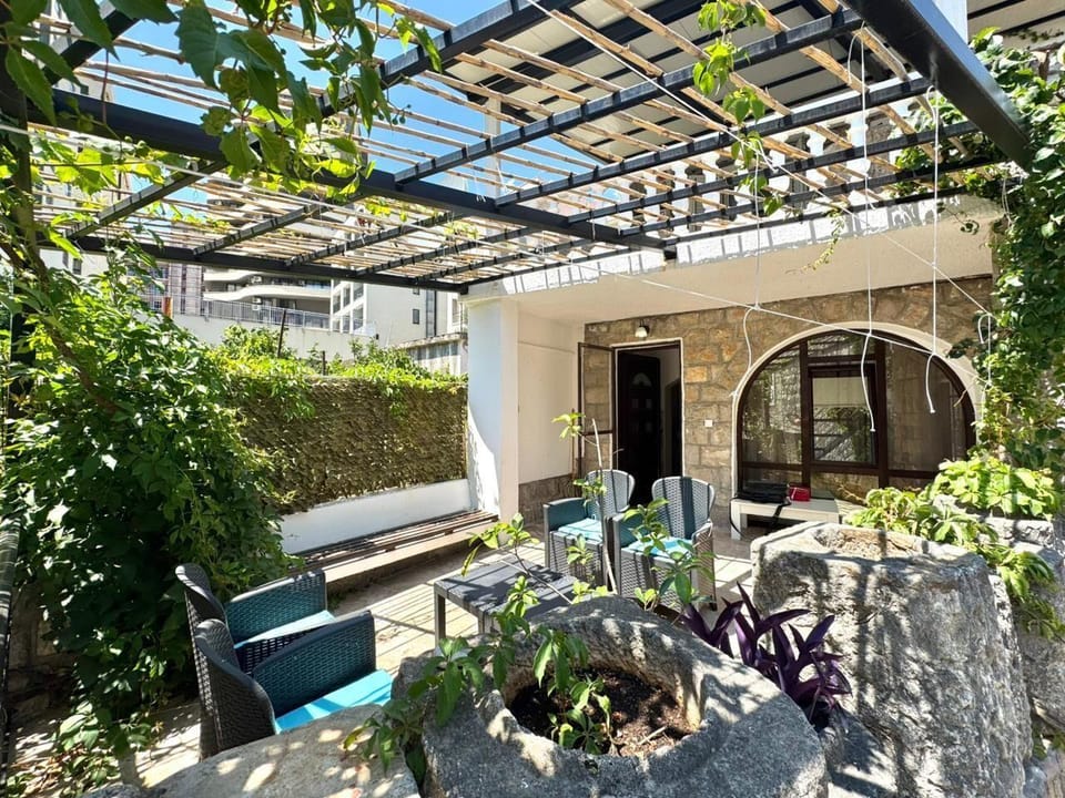Beachfront Holiday home Hotel in Budva Municipality