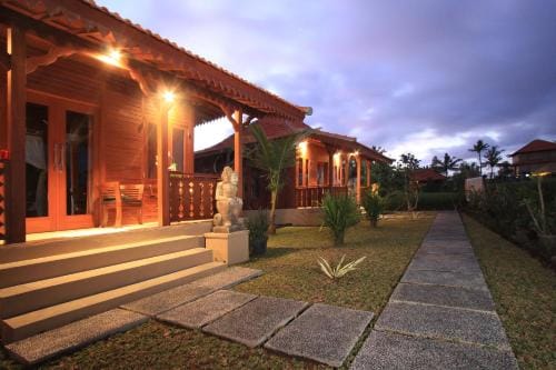 Nur Guest House by Purely Hotel in Ubud