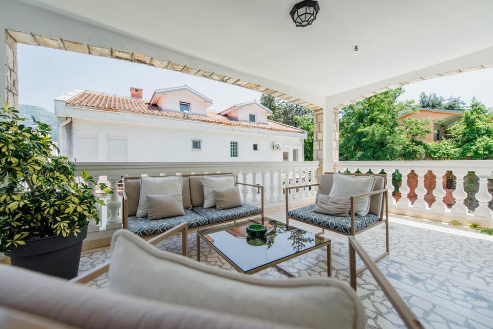 Apartments Captain's Villa Hotel in Budva
