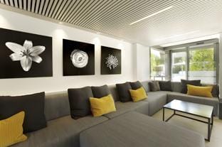 Atenea Park Suites Apartaments Apartment hotel in Garraf