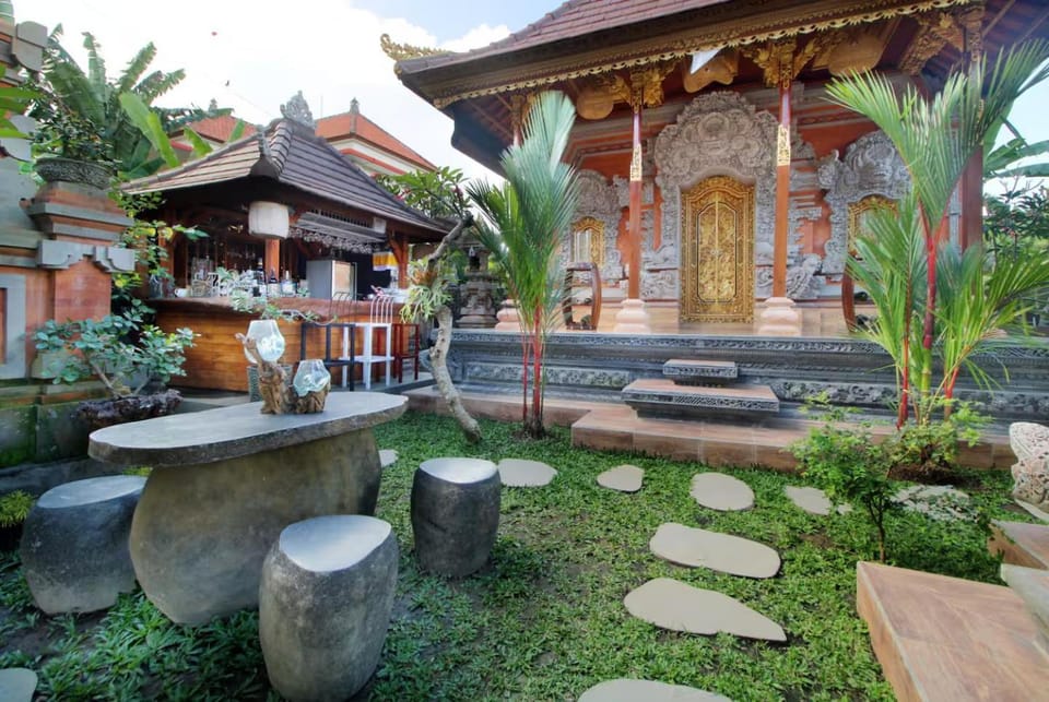 Tri Datu Palace Hotel in Blahbatuh