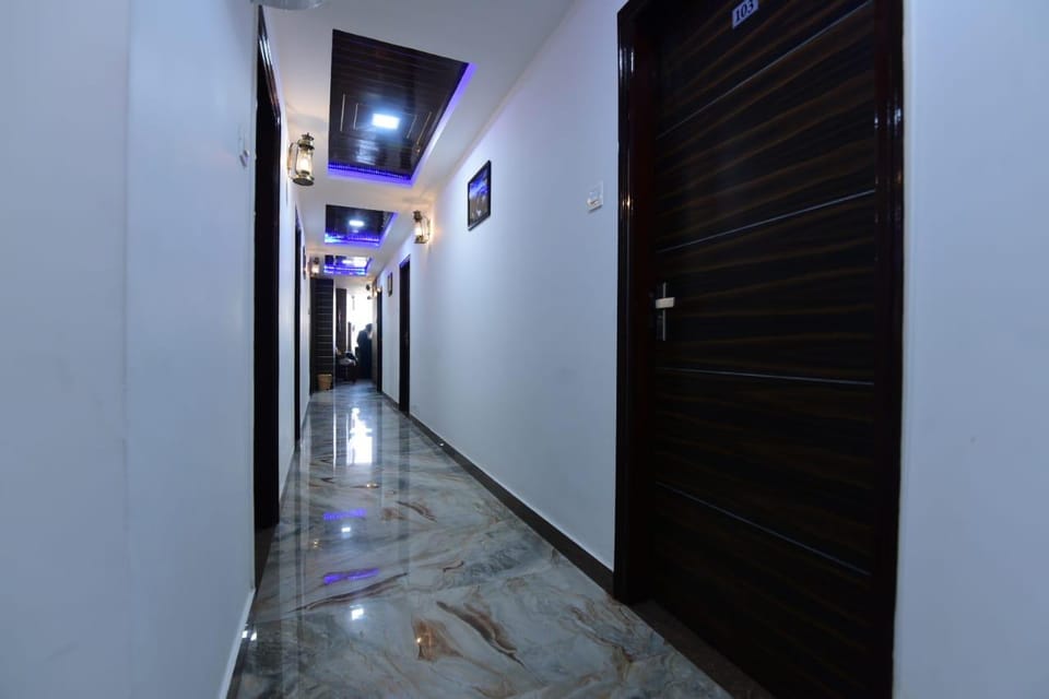 Hotel crystal  Hotel in Uttar Pradesh
