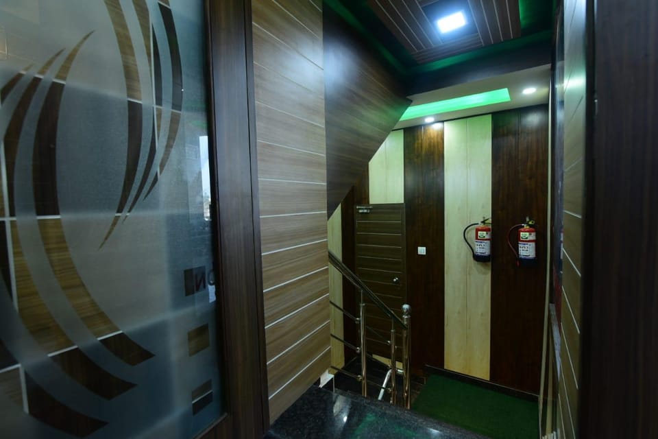 Hotel crystal  Hotel in Uttar Pradesh