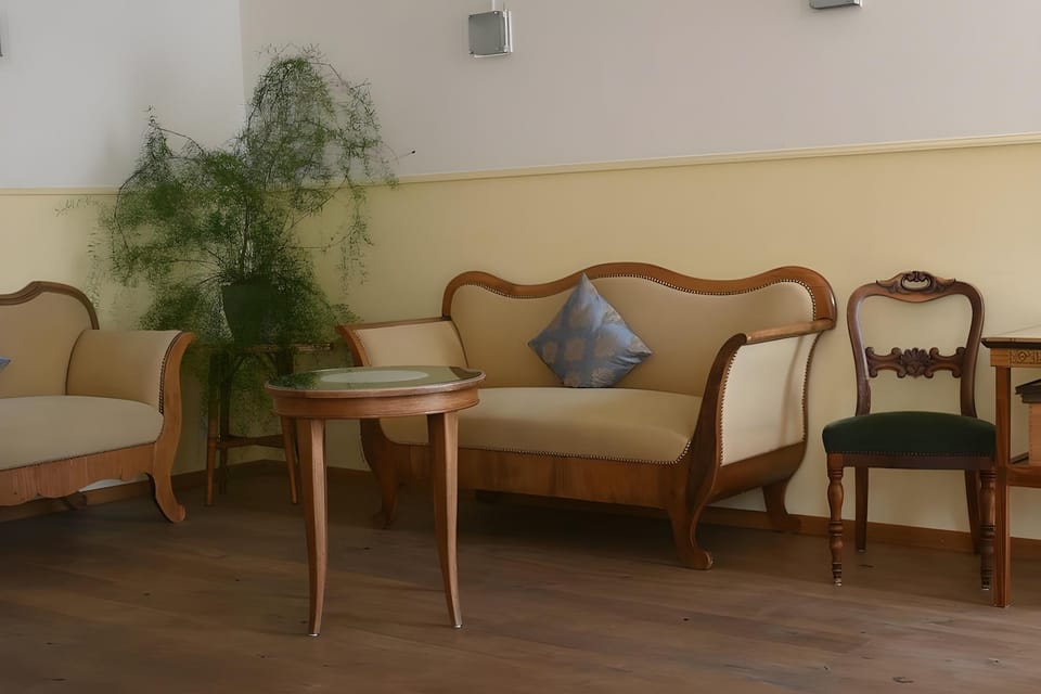 Baeren Hotel, The Bear Inn Inn in Canton of Bern (Region)