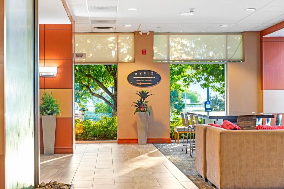 DoubleTree by Hilton Roseville Minneapolis Hotel in Roseville