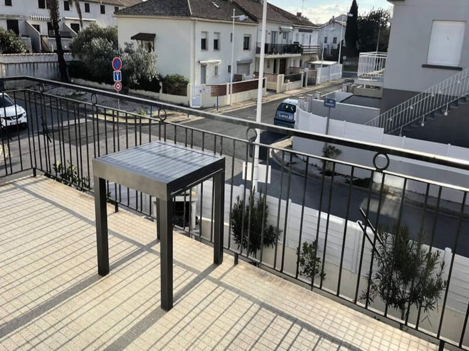 Rooms 5 People Hotel in Le Grau-du-Roi