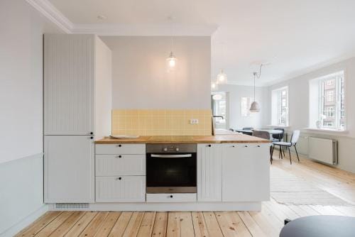 Upscale 3BR Apartment in City Center Hotel in Frederiksberg