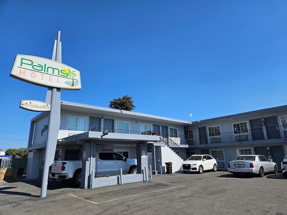 Palms Motel Hotel in Oakland