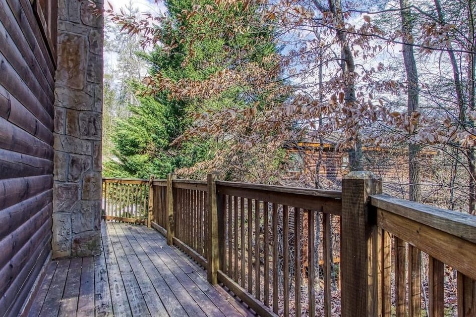 Er317 - The Cubby Hole - Great Location - Close To Town 1 Bedroom Cabin by RedAwning Hotel in Pigeon Forge