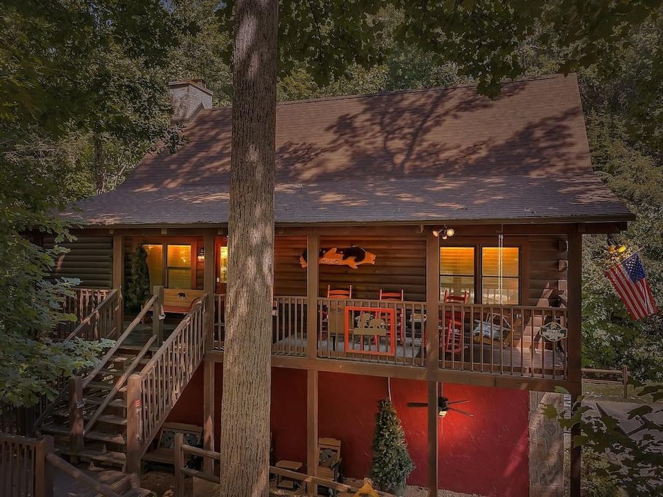 Er258- Sweet Memories Great Location- Close To Town 5 Bedroom Cabin by RedAwning Hotel in Pigeon Forge