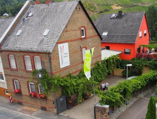 Weingut & Gastehaus Engelmann-Schlepper Hotel in Wiesbaden