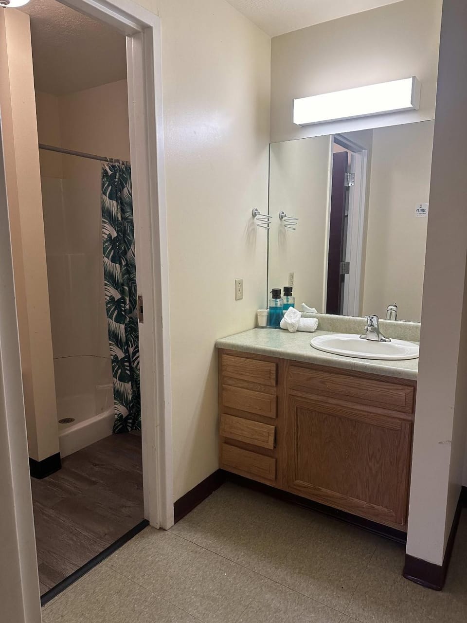 2 Bedroom 2 Bath Apartment Heart of Downtown PIT Hotel in Pittsburgh