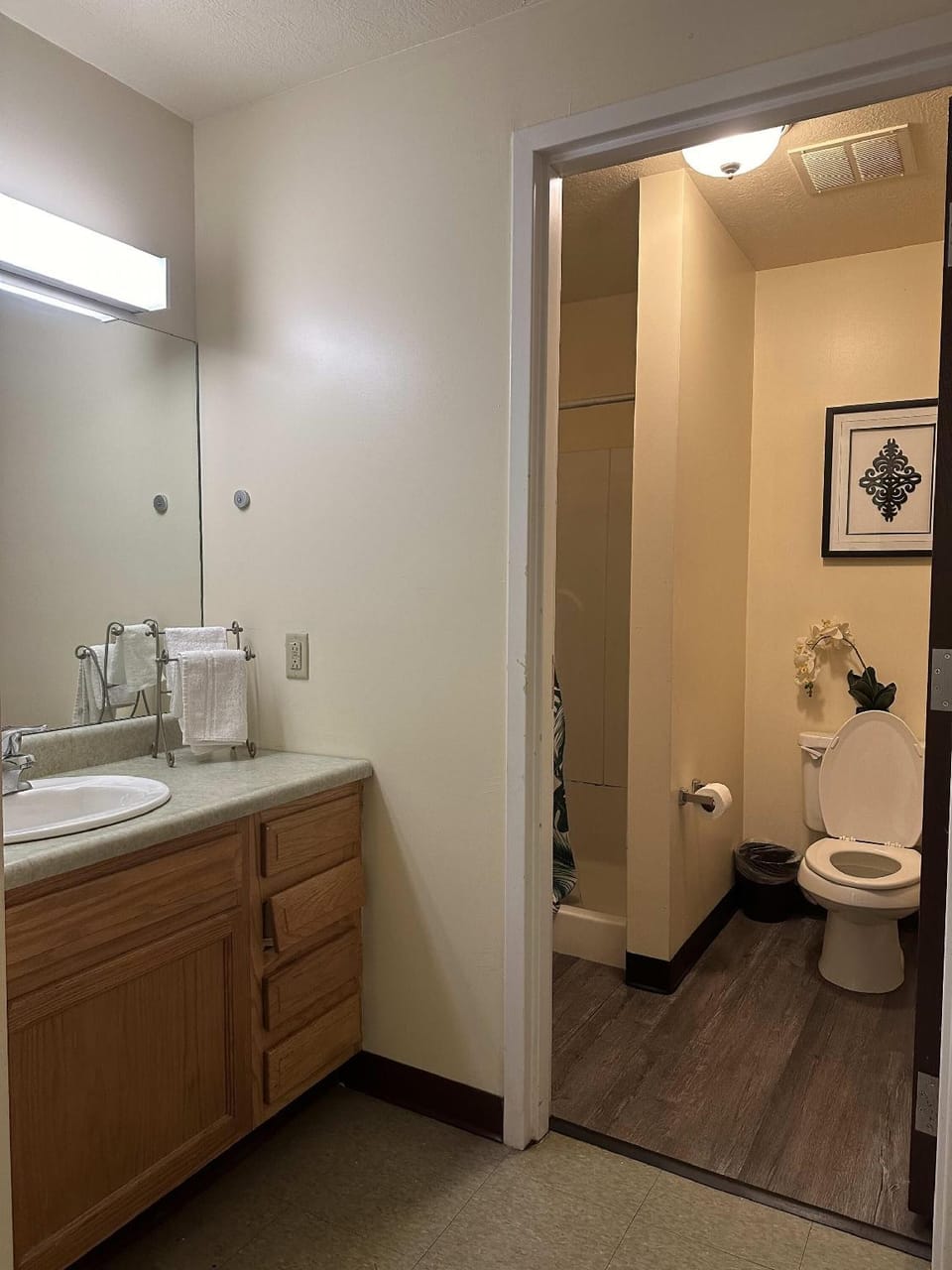 2 Bedroom 2 Bath Apartment Heart of Downtown PIT Hotel in Pittsburgh