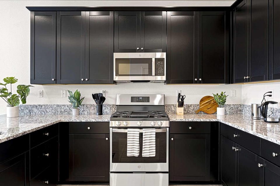 Stylish Sleek 4BR Nevada Home Near Downtown Reno Hotel in Sparks