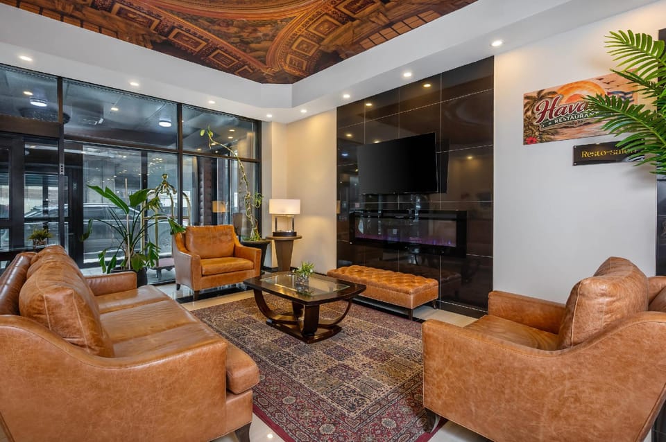 Hotel Montreal Metropolitan, an Ascend Collection Hotel Hotel in Laval