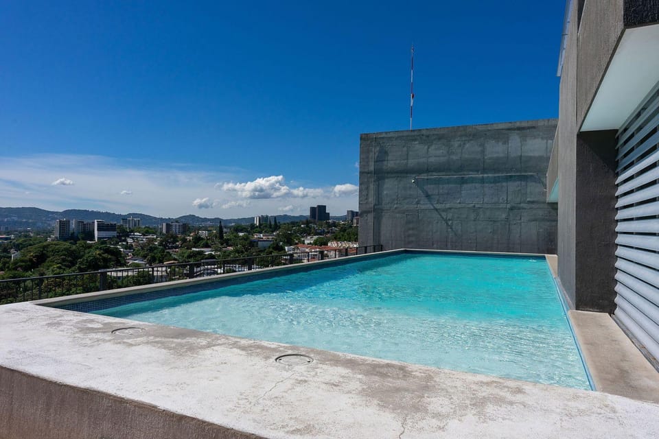 Altos Tower Apartamento de 3 habitaciones Hotel in San Salvador