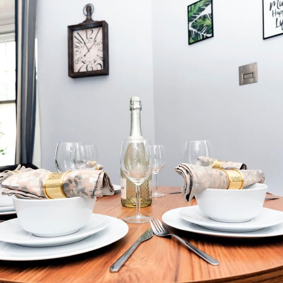Wrexham Central Stay Apartment Seven Hotel in Wrexham