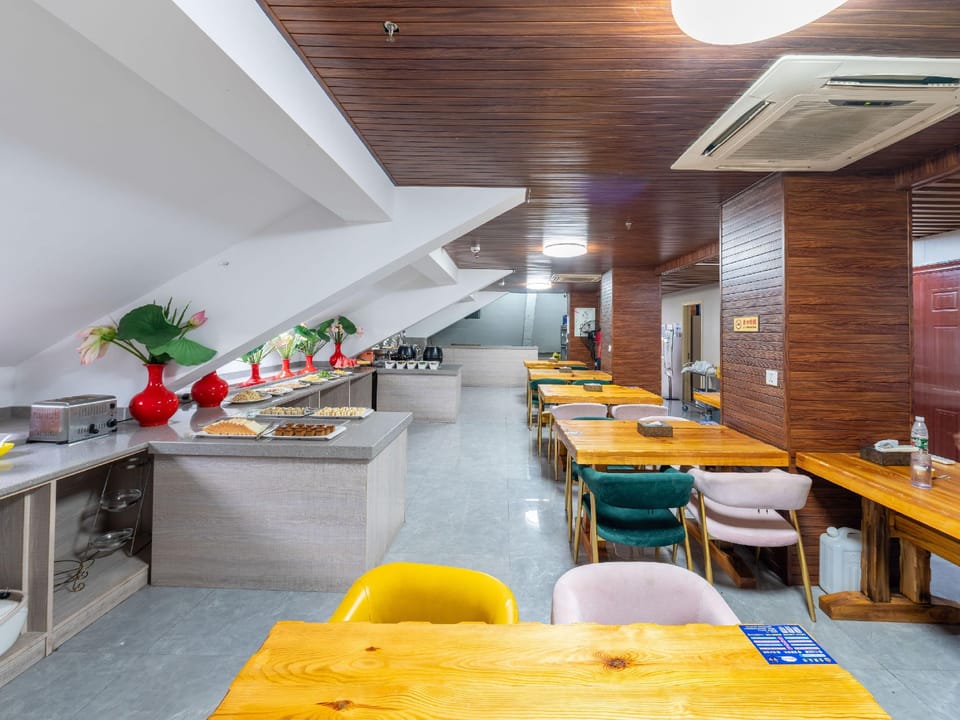 Teddy Hotel (Yiwu International Trade City Branch) Hotel in Hangzhou