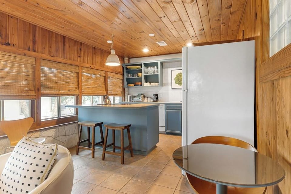 Waterlily Serenity - 2 Bedroom-Creekside Hotel in Rio Grande