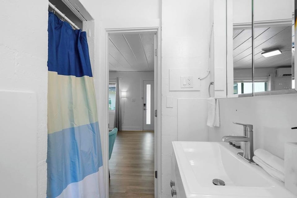 Chic City Retreat 93A Sleeps 2 Hotel in Ohio