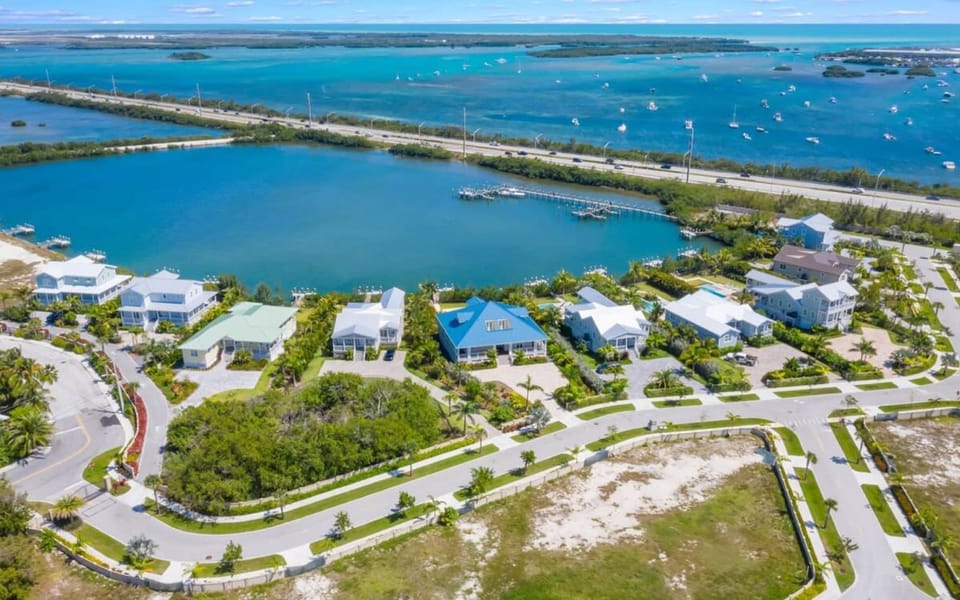 Aquaria House by Brightwild Pool Boat Dock Hotel in Stock Island
