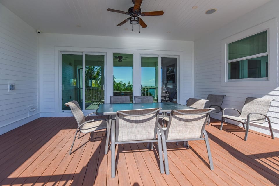 Capmar House by Brightwild Huge Home Pool Hotel in Stock Island