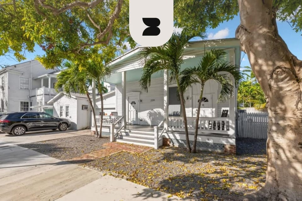 Mesa House Dos by Brightwild Unreal Location Hotel in Key West
