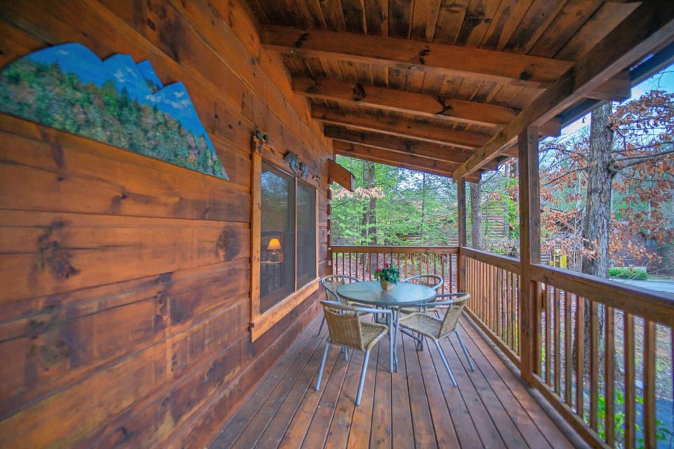 Er307- Eagle's View- Great Location- Close To Town 2 Bedroom Cabin by RedAwning Hotel in Pigeon Forge